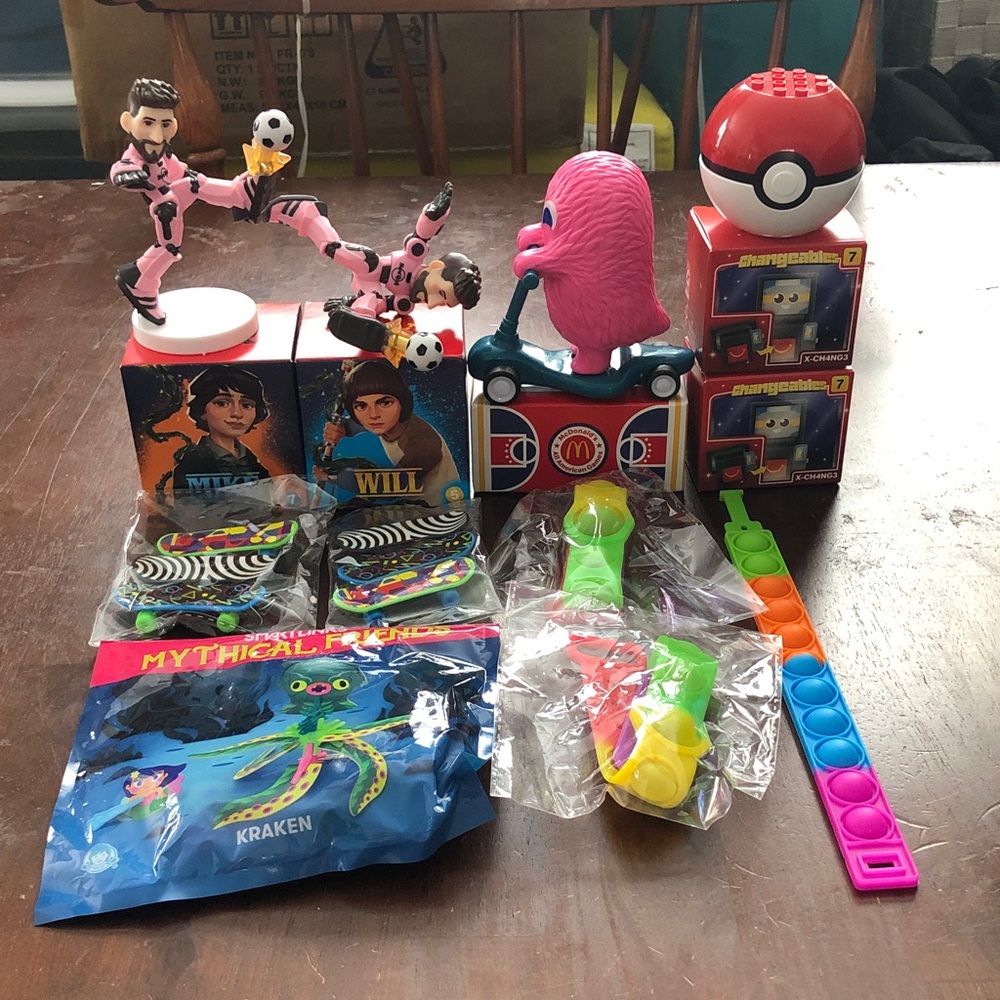 🥧 Variety of Fun Kids Party Favors